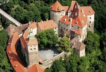 Ist möglicherweise ein Bild von Schloss Bran und Burg Eltz