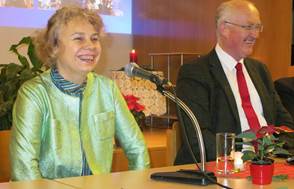 Bild knnte enthalten: 2 Personen, Personen, die lachen