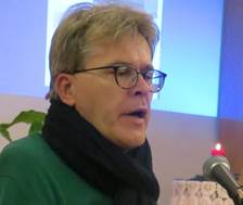 Bild knnte enthalten: eine oder mehrere Personen, Brille und Nahaufnahme