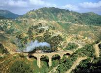 http://www.farrail.net/bilder/eritrea/js/archbridge-vo-green.jpg