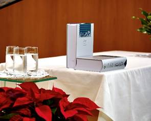 Ein Bild, das Text, Tisch, drinnen, Esstisch enthlt.

Automatisch generierte Beschreibung