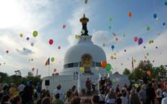 https://www.kphvie.ac.at/typo3temp/assets/_processed_/4/4/csm_Vesakh_Fest_142_A_69696f704a.jpg