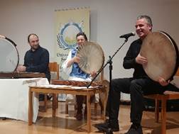 Ist mglicherweise ein Bild von 3 Personen, Innenbereich und Text EACE FED Univer Fer of.