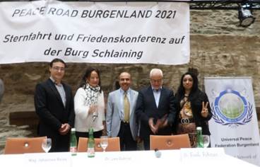 Ein Bild, das Text, Person, darstellend enthlt.

Automatisch generierte Beschreibung