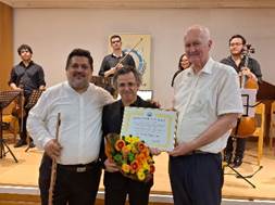 Ist mglicherweise ein Bild von 6 Personen, Violine, Oboe, Klarinette und Text