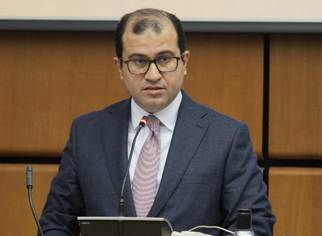 Ein Bild, das Im Haus, Konferenzsaal, Stuhl, Mobiliar enthält. Automatisch generierte Beschreibung